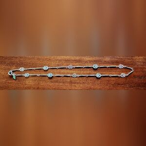 Sarah Coventry 17" Necklace. Very Good Condition.